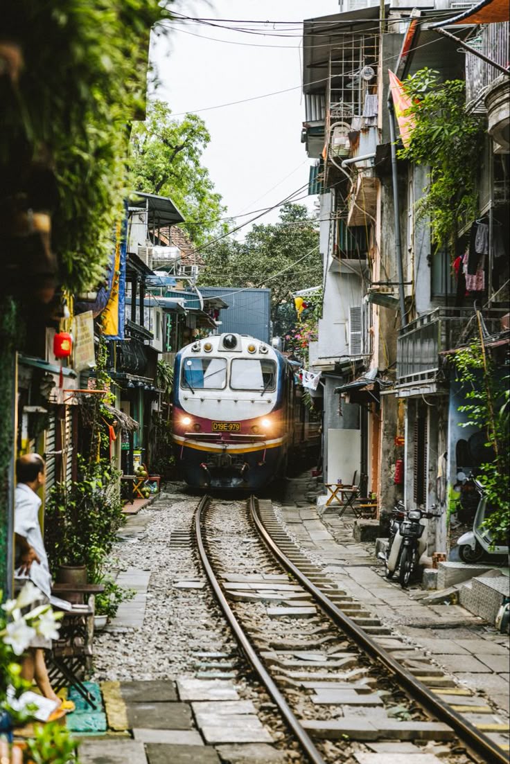 Hanoi Train Street 🚂