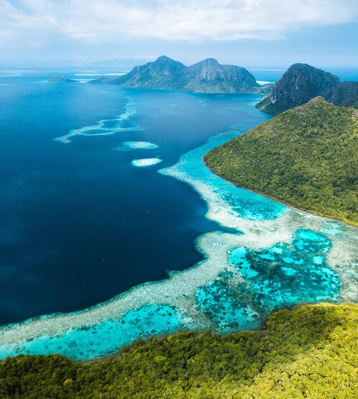 How to Visit Bohey Dulang Island & Hike to the Viewpoint