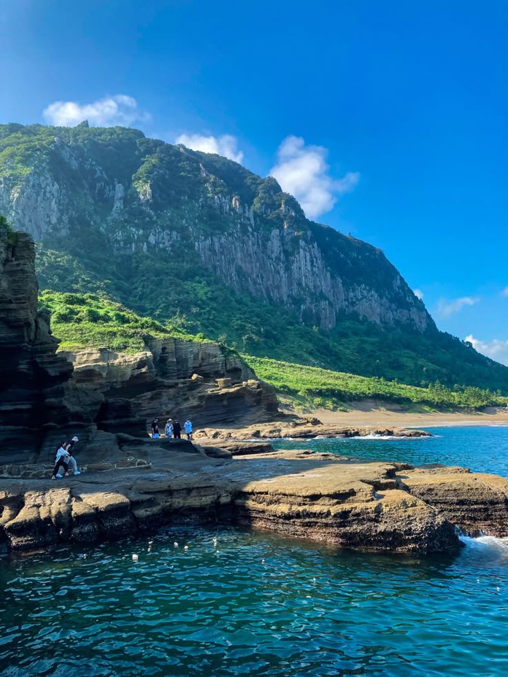 Yongmori Coast (dragon’s head)